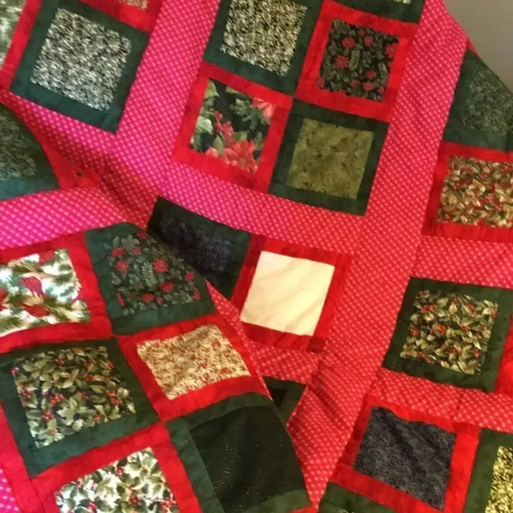 NWT Hand Crafted Holiday Sparkling Quilt